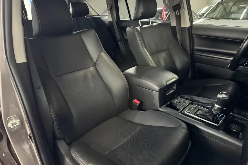 Toyota Land Cruiser din 2022 cu 55.000 km - oferta TOY158328 - foto 25