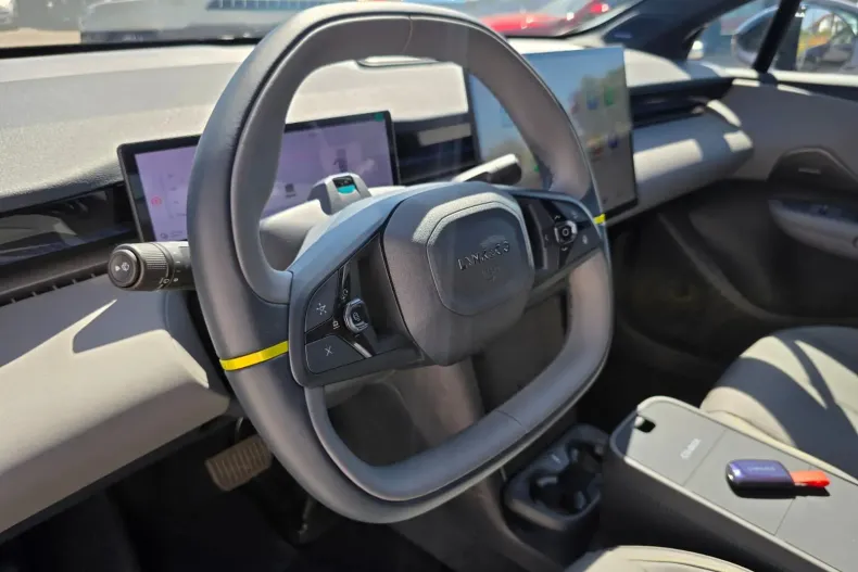 Lynk&Co 02 din 2024 cu 500 km - oferta LYN158329 - foto 33