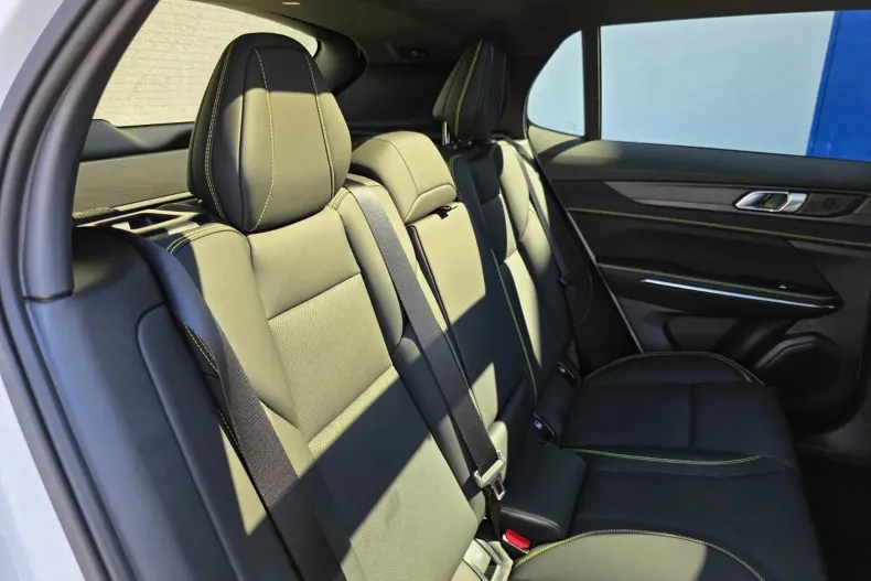 Lynk&Co 01 din 2024 cu 1.900 km - oferta LYN158330 - foto 27