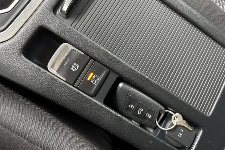 Volkswagen Passat din 2020 cu 143.698 km - oferta VOL158342 - foto 25