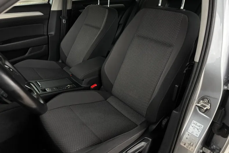 Volkswagen Passat din 2020 cu 143.698 km - oferta VOL158342 - foto 36