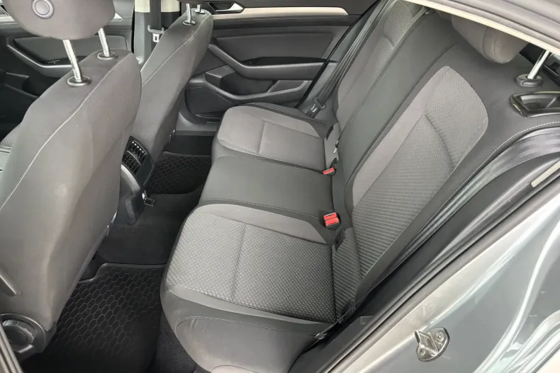 Volkswagen Passat din 2020 cu 143.698 km - oferta VOL158342 - foto 37