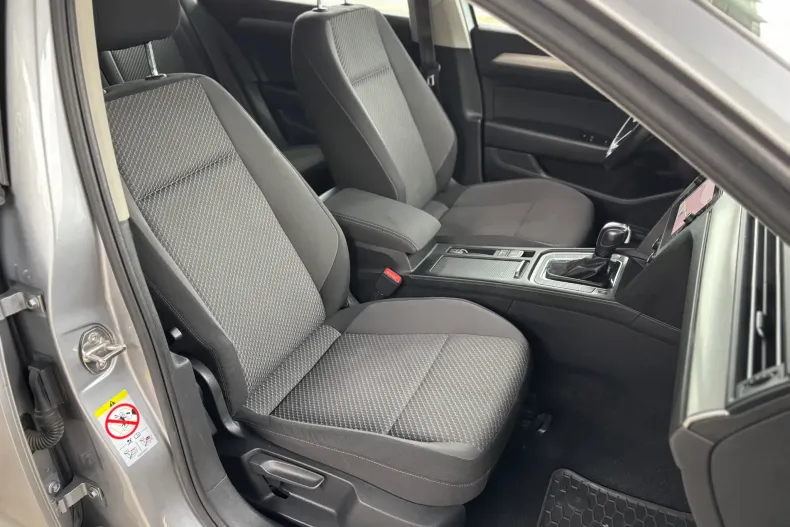 Volkswagen Passat din 2020 cu 143.698 km - oferta VOL158342 - foto 39