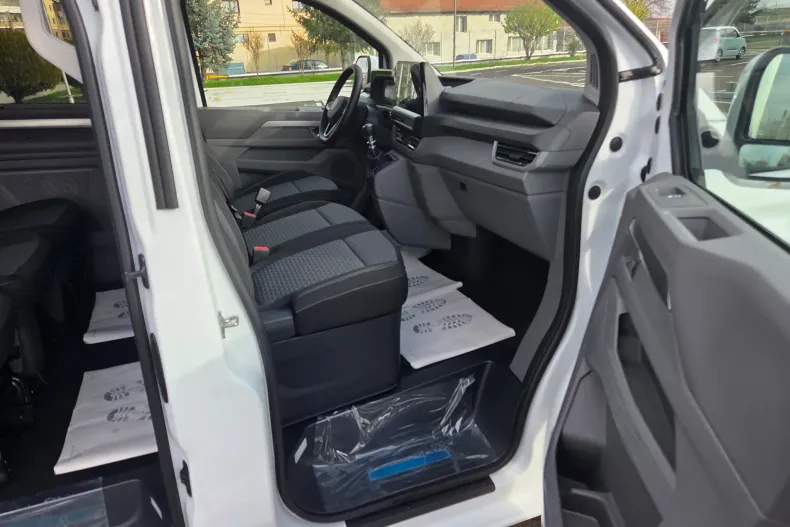 Volkswagen Caravelle din 2025 cu 5 km - oferta VOL158345 - foto 15