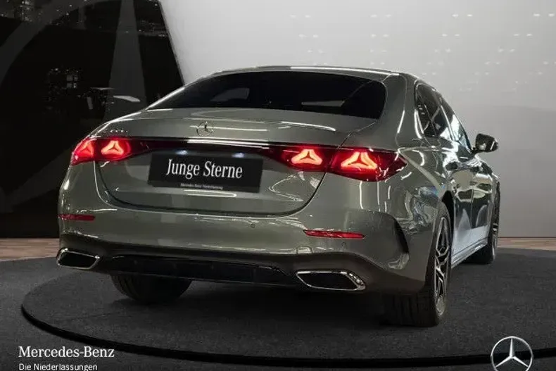 Mercedes-Benz E din 2023 cu 19.055 km - oferta MER158351 - foto 5