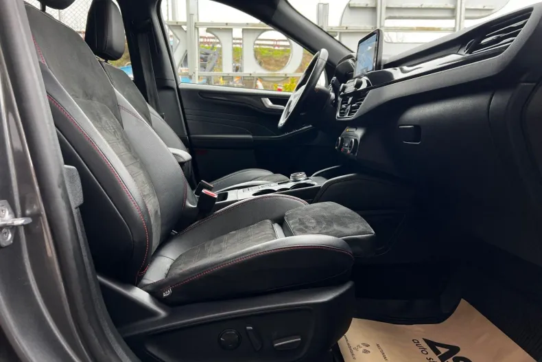 Ford Kuga din 2023 cu 77.351 km - oferta FOR158362 - foto 20