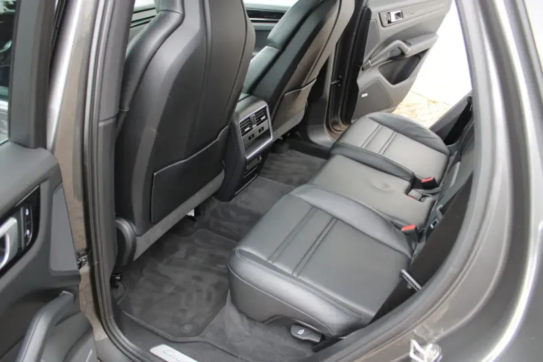 Porsche Cayenne din 2022 cu 81.700 km - oferta POR158367 - foto 8