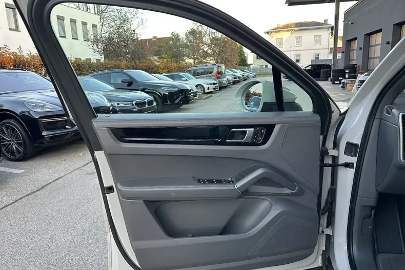 Porsche Cayenne din 2022 cu 88.025 km - oferta POR158370 - foto 26