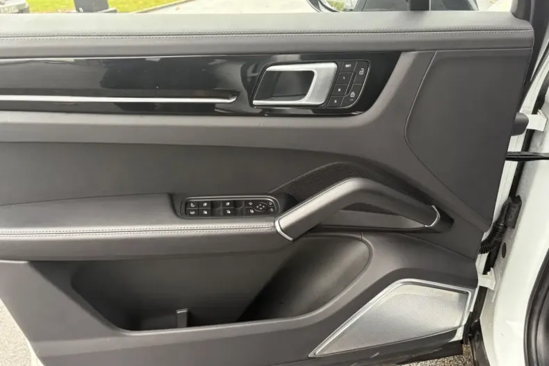 Porsche Cayenne din 2022 cu 37.800 km - oferta POR158388 - foto 17