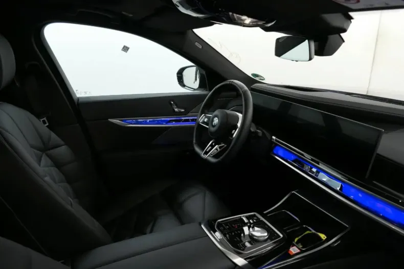 BMW 740 din 2025 cu 25.325 km - oferta BMW158389 - foto 3