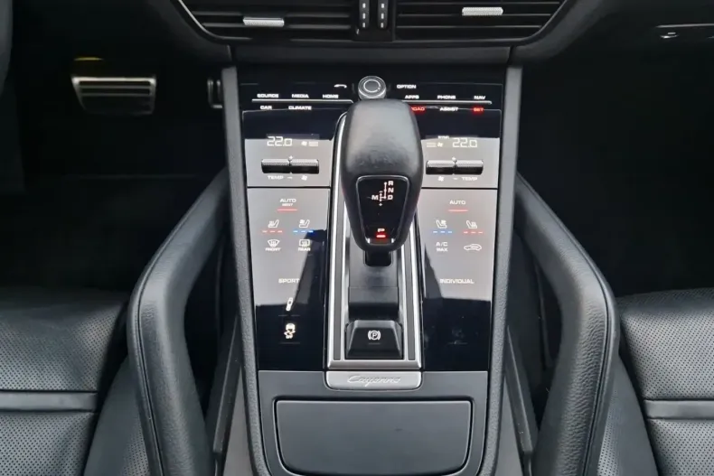 Porsche Cayenne din 2022 cu 96.952 km - oferta POR158392 - foto 5