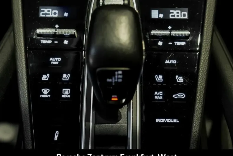 Porsche Cayenne din 2022 cu 81.450 km - oferta POR158394 - foto 27