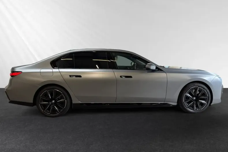 BMW 750 din 2024 cu 38.935 km - oferta BMW158395 - foto 2