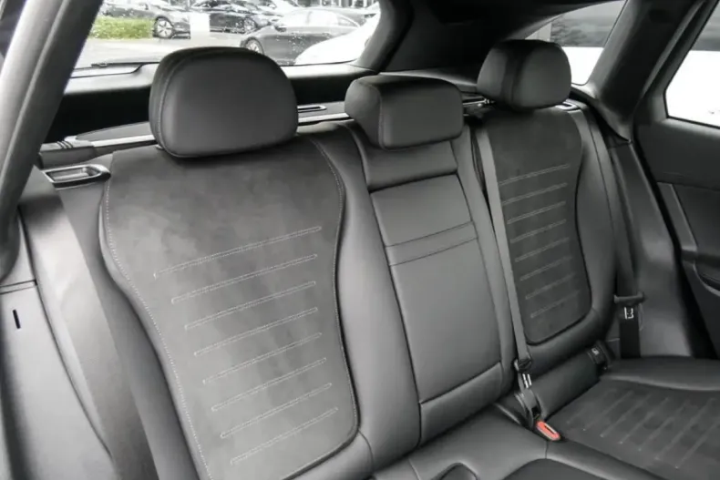 Mercedes-Benz GLC 200 din 2023 cu 42.042 km - oferta MER158409 - foto 4