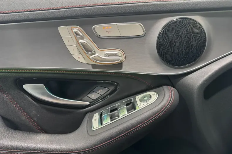 Mercedes-Benz GLC 300 din 2022 cu 61.706 km - oferta MER158410 - foto 23