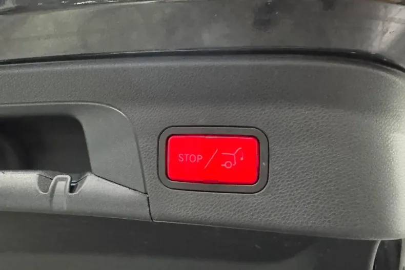 Mercedes-Benz GLC 300 din 2022 cu 61.706 km - oferta MER158410 - foto 25