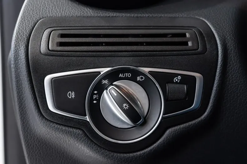 Mercedes-Benz GLC 220 din 2021 cu 47.057 km - oferta MER158412 - foto 25