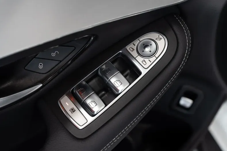 Mercedes-Benz GLC 220 din 2021 cu 47.057 km - oferta MER158412 - foto 26