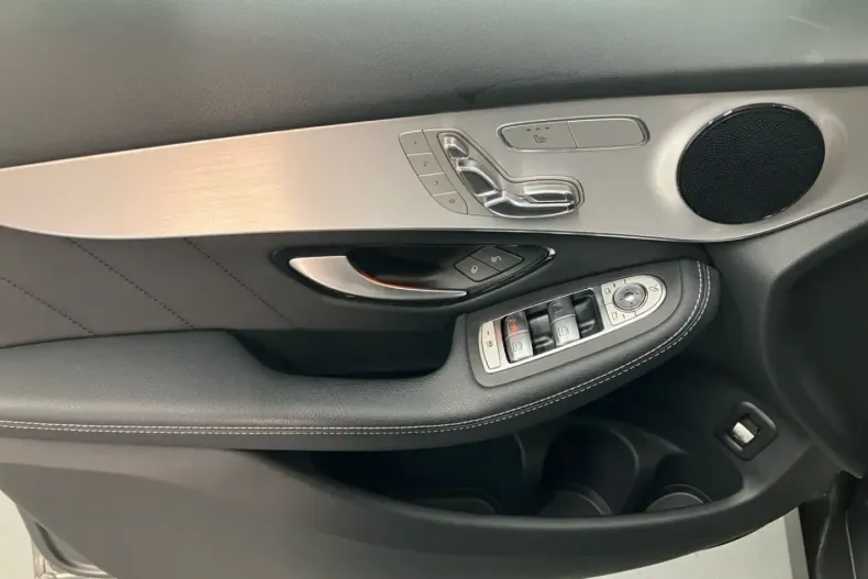 Mercedes-Benz GLC 300 din 2021 cu 43.333 km - oferta MER158414 - foto 13