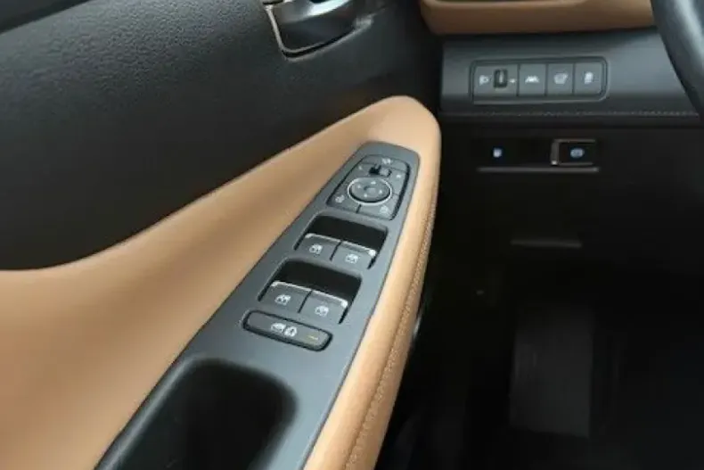 Hyundai SANTA FE din 2021 cu 79.500 km - oferta HYU158415 - foto 13