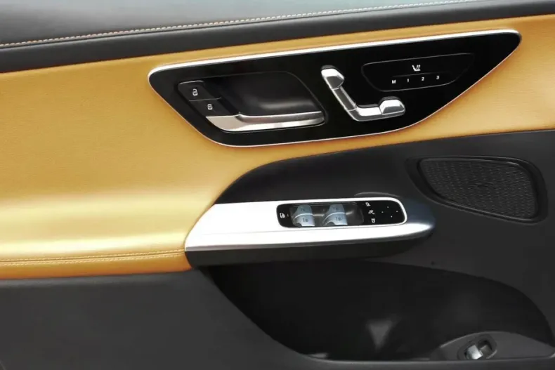 Mercedes-Benz GLC 220 din 2023 cu 40.450 km - oferta MER158421 - foto 23