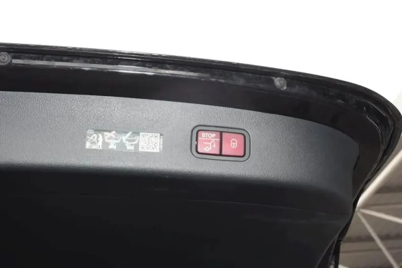 Mercedes-Benz GLC 220 din 2023 cu 40.450 km - oferta MER158421 - foto 24