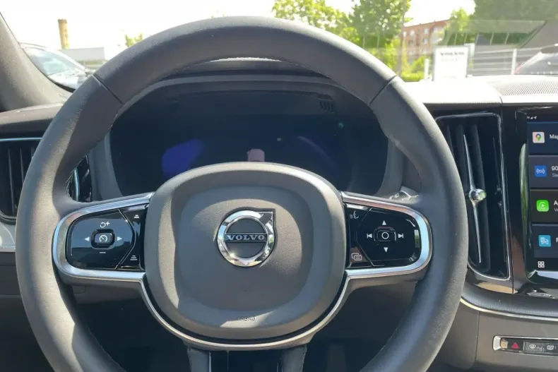 Volvo XC60 din 2024 cu 17.900 km - oferta VOL158428 - foto 11