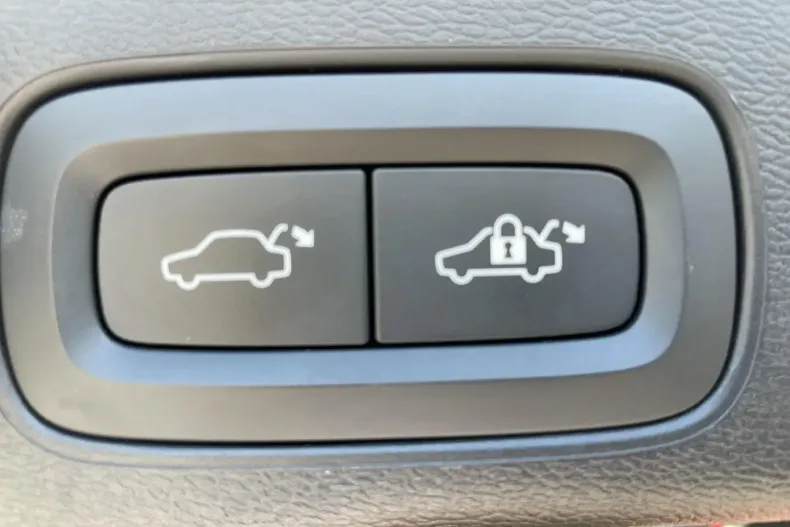 Volvo XC60 din 2024 cu 17.900 km - oferta VOL158428 - foto 12