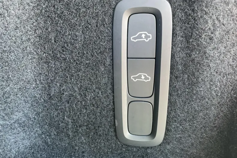 Volvo XC60 din 2024 cu 17.900 km - oferta VOL158428 - foto 13