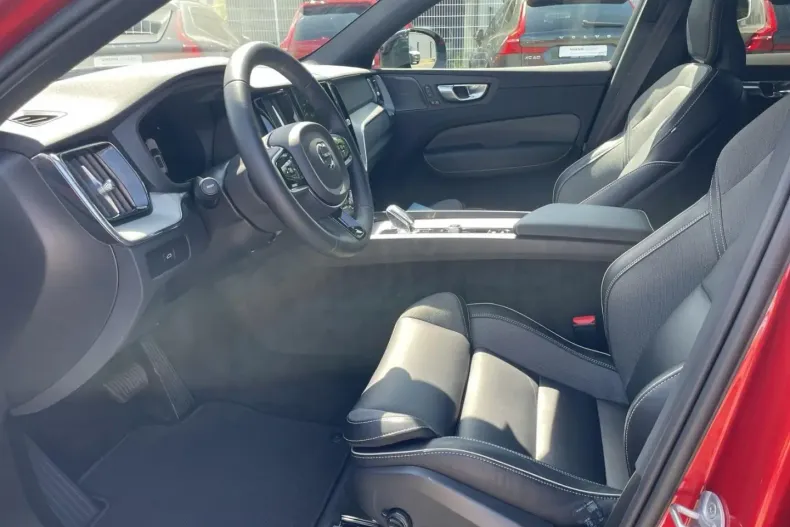 Volvo XC60 din 2024 cu 17.900 km - oferta VOL158428 - foto 14