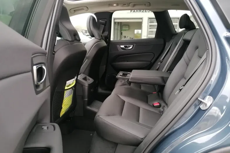 Volvo XC60 din 2023 cu 15.000 km - oferta VOL158429 - foto 11