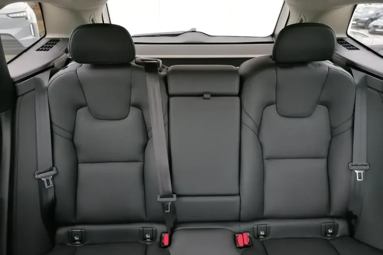 Volvo XC60 din 2023 cu 15.000 km - oferta VOL158429 - foto 22