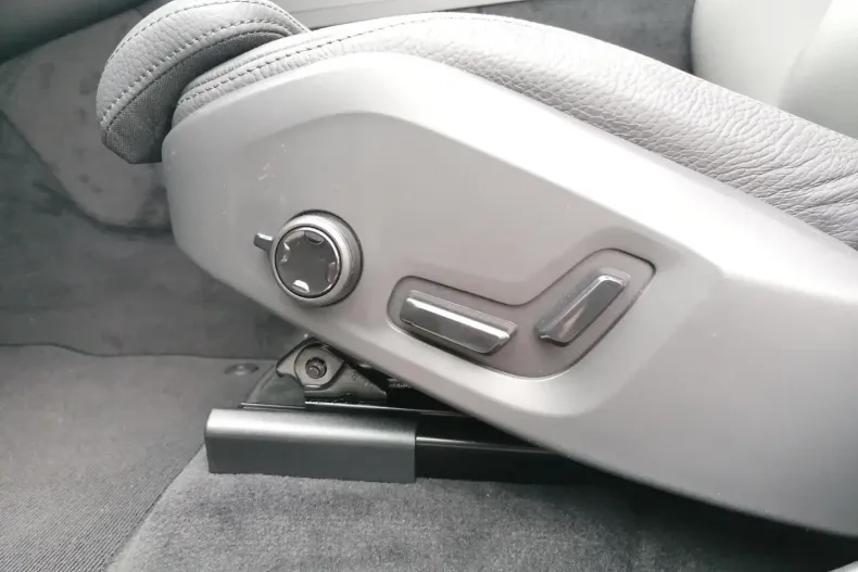 Volvo XC60 din 2023 cu 15.000 km - oferta VOL158429 - foto 27