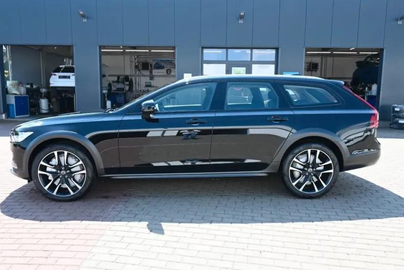 Volvo V90 Cross Country din 2024 cu 15.500 km - oferta VOL158433 - foto 4