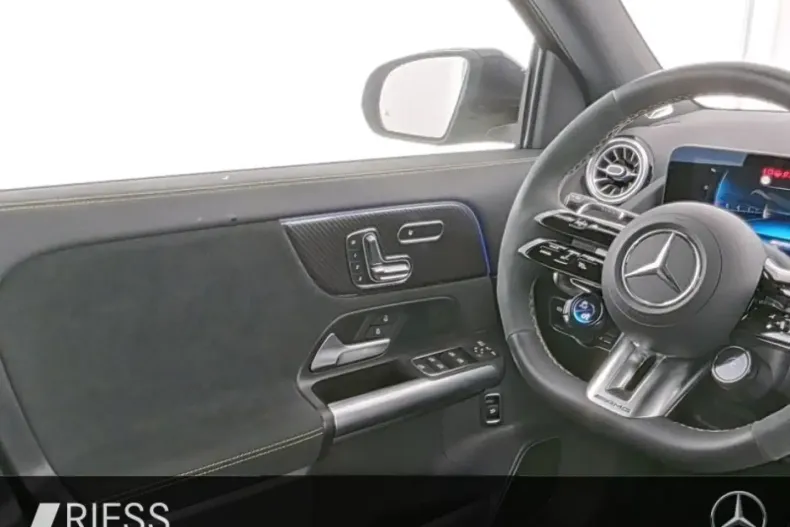 Mercedes-Benz GLA 45 AMG din 2024 cu 12.008 km - oferta MER158435 - foto 8