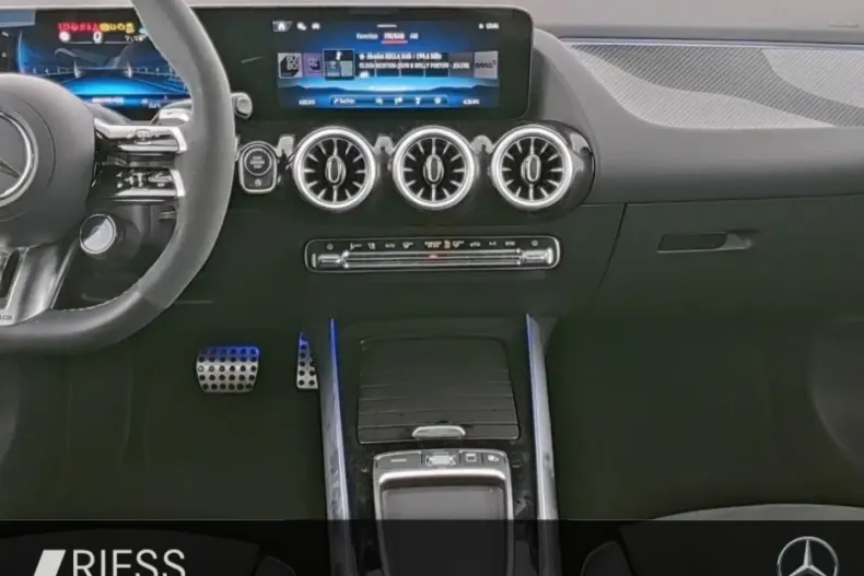 Mercedes-Benz GLA 45 AMG din 2024 cu 12.008 km - oferta MER158435 - foto 9