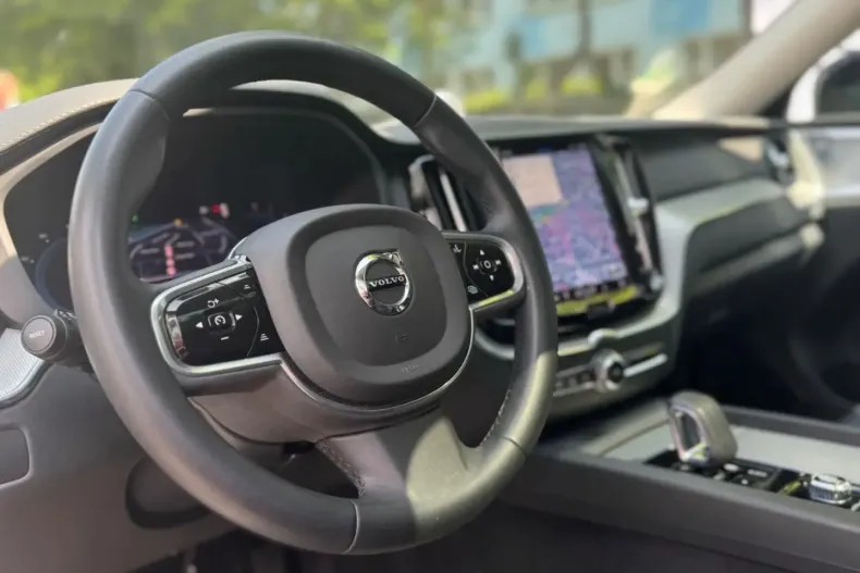 Volvo XC60 din 2022 cu 73.008 km - oferta VOL158441 - foto 10