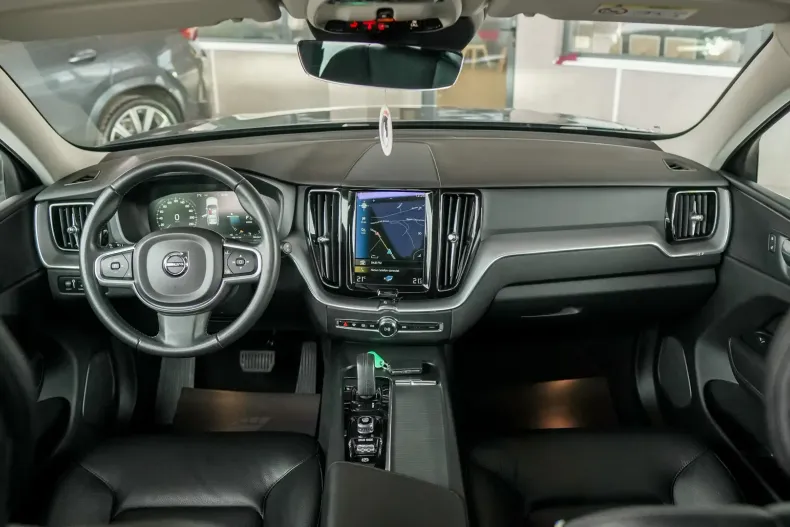 Volvo XC60 din 2021 cu 48.000 km - oferta VOL158448 - foto 3