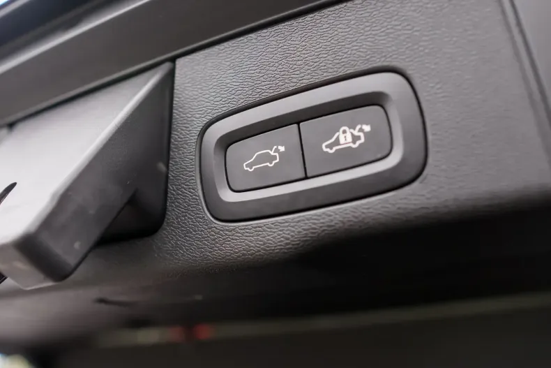 Volvo XC60 din 2021 cu 48.000 km - oferta VOL158448 - foto 24