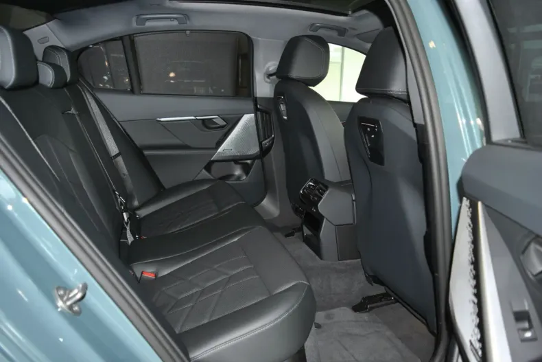 BMW i5 din 2024 cu 22.877 km - oferta BMW158457 - foto 17