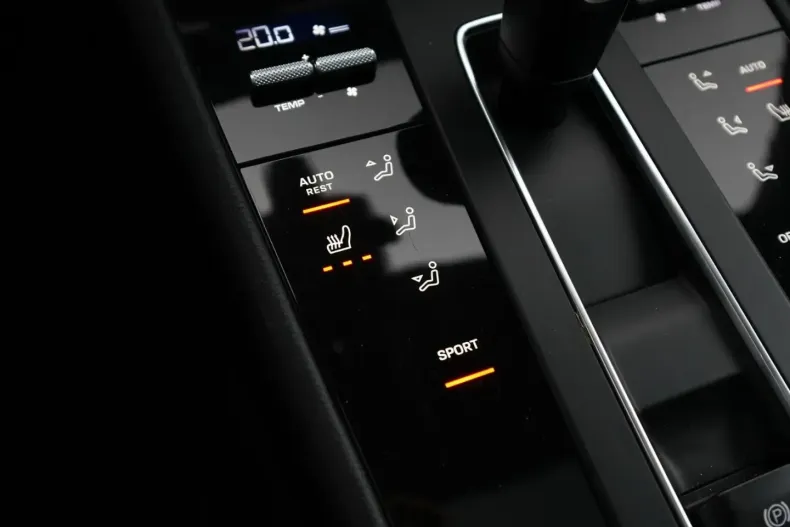 Porsche Macan din 2021 cu 23.000 km - oferta POR158459 - foto 30