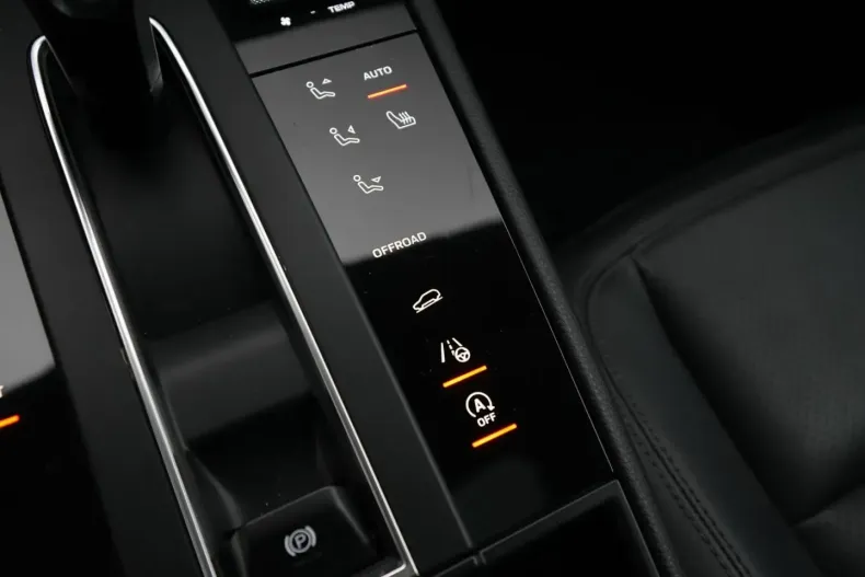 Porsche Macan din 2021 cu 23.000 km - oferta POR158459 - foto 31