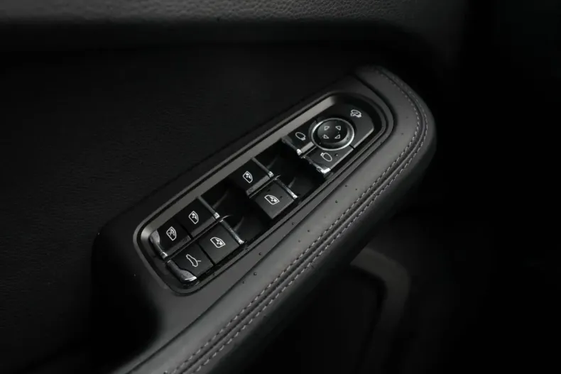 Porsche Macan din 2021 cu 23.000 km - oferta POR158459 - foto 33