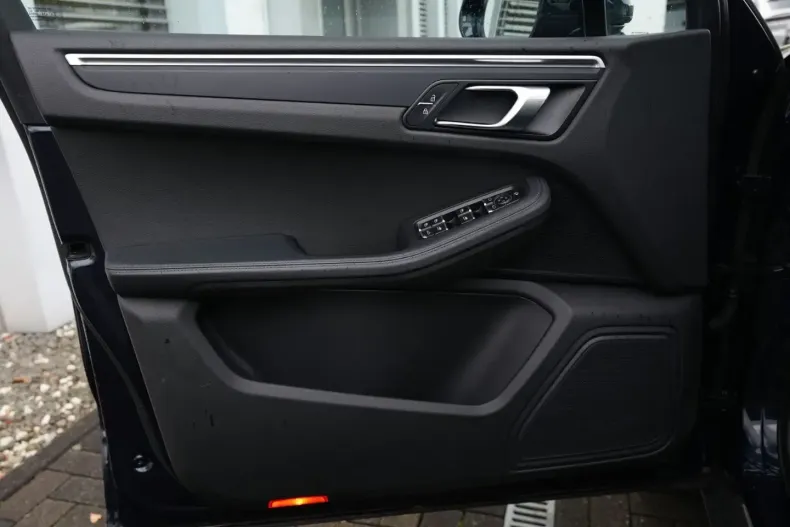 Porsche Macan din 2021 cu 23.000 km - oferta POR158459 - foto 34