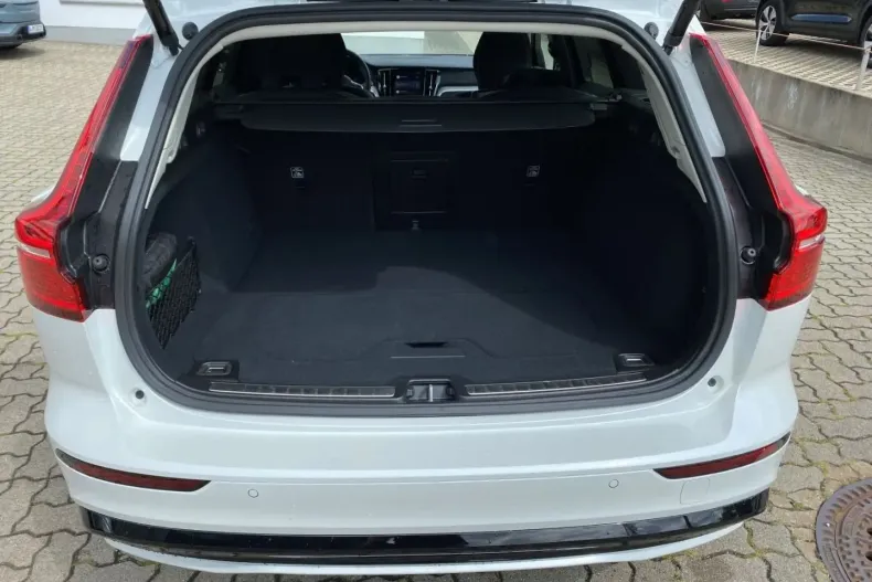 Volvo V60 din 2024 cu 13.500 km - oferta VOL158461 - foto 6