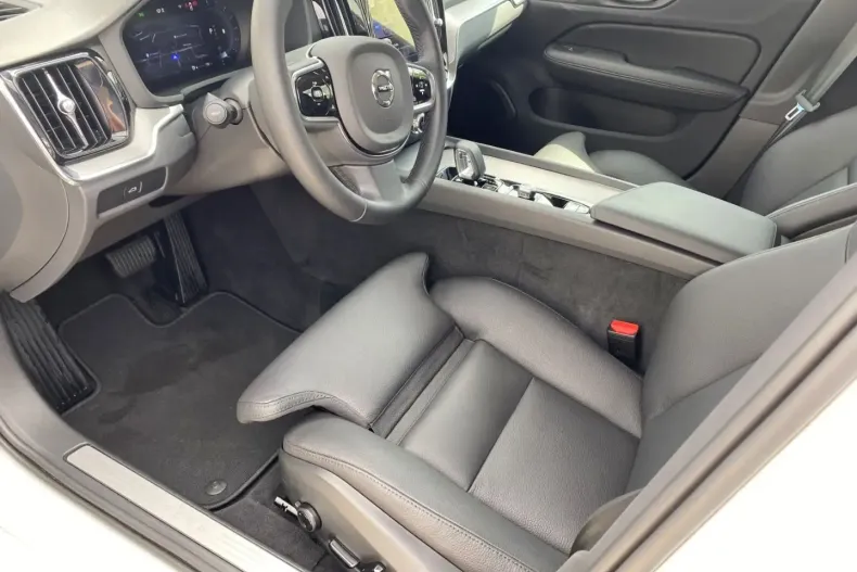 Volvo V60 din 2024 cu 13.500 km - oferta VOL158461 - foto 8