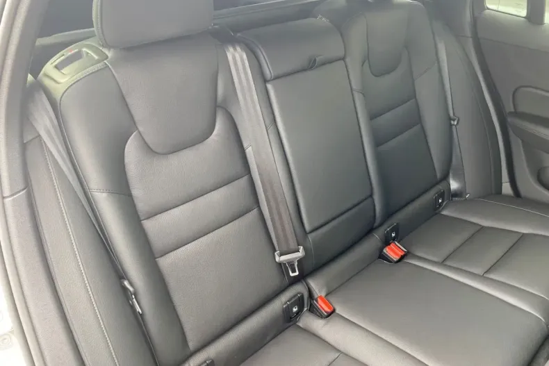 Volvo V60 din 2024 cu 13.500 km - oferta VOL158461 - foto 11