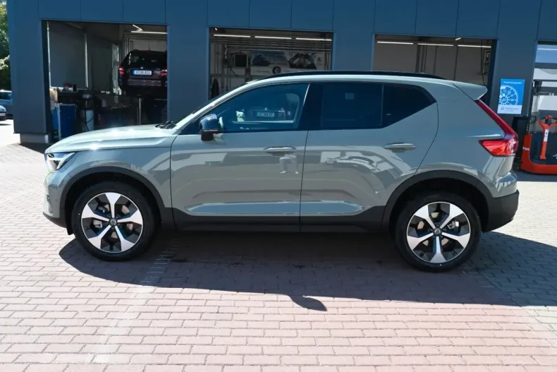 Volvo XC40 din 2024 cu 11.250 km - oferta VOL158464 - foto 2