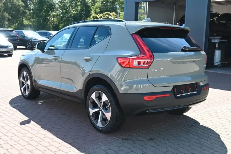 Volvo XC40 din 2024 cu 11.250 km - oferta VOL158464 - foto 3