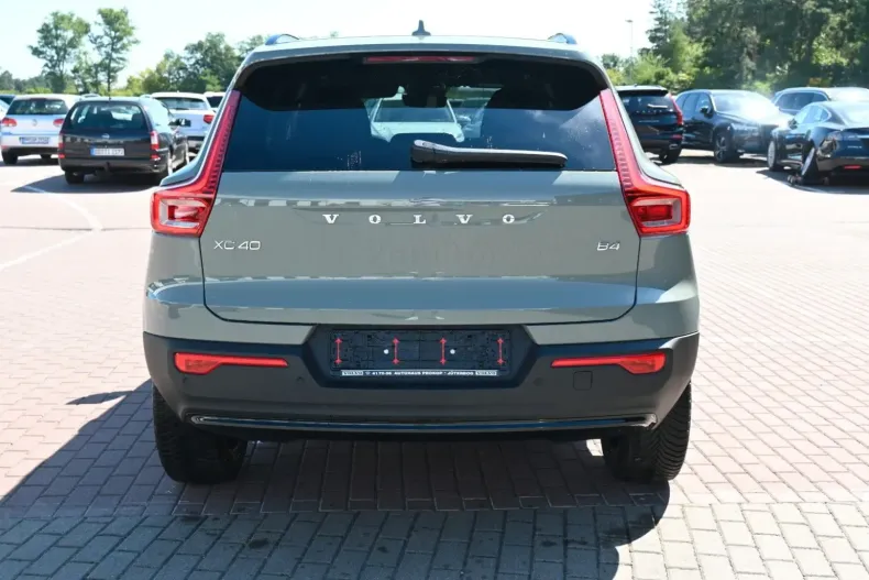 Volvo XC40 din 2024 cu 11.250 km - oferta VOL158464 - foto 4